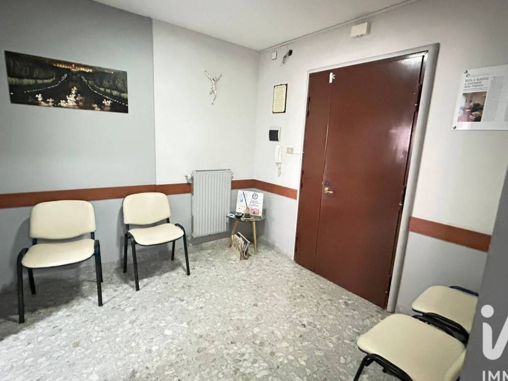 ufficio in affitto a Caserta in zona Acquaviva