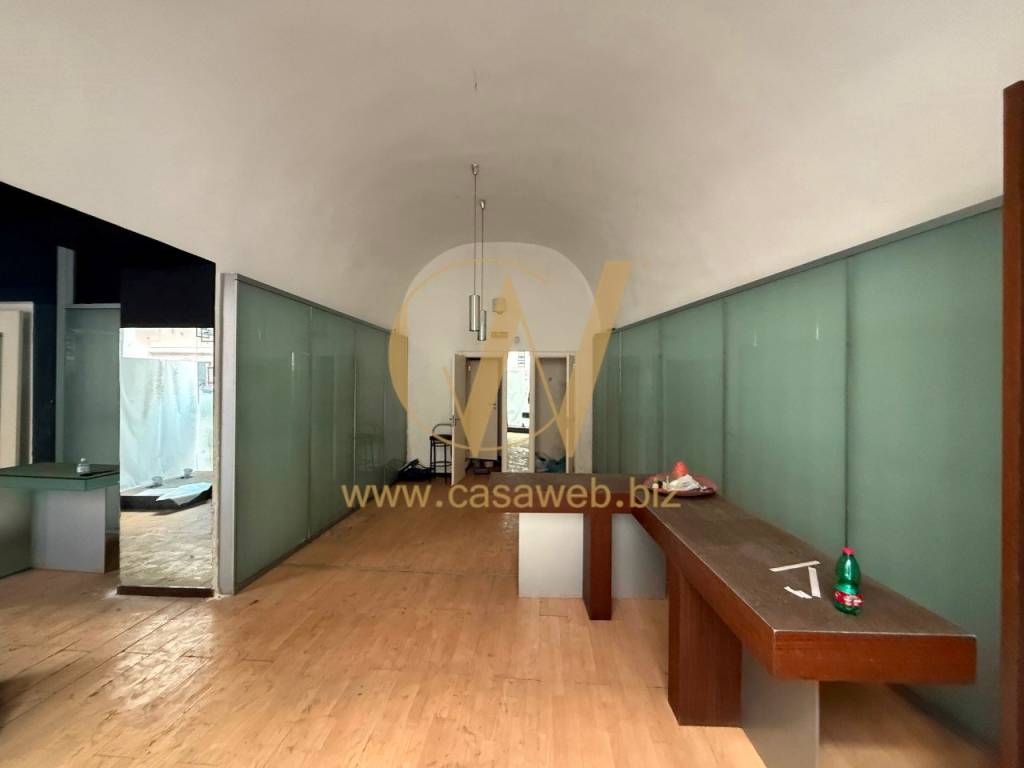 negozio in affitto a Caserta in zona Centro Città