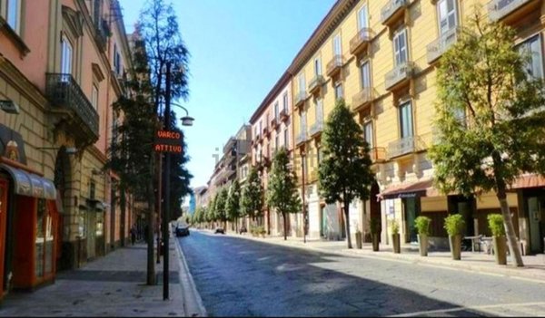 locale commerciale in affitto a Caserta in zona Centro Città