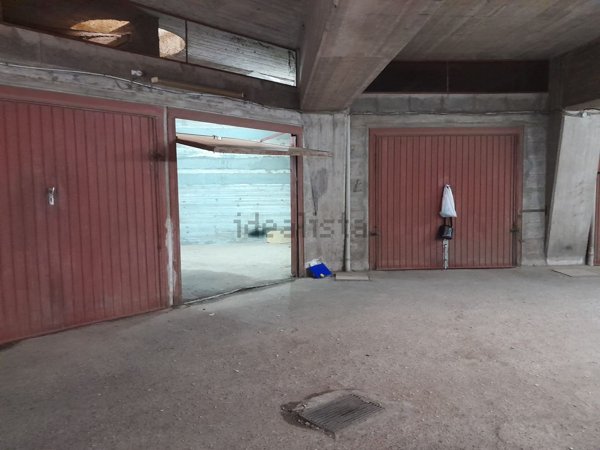 locale commerciale in affitto a Caserta in zona Acquaviva