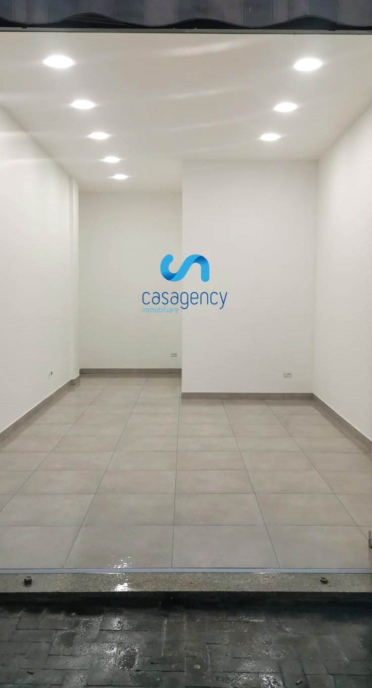 negozio in affitto a Caserta in zona Centro Città