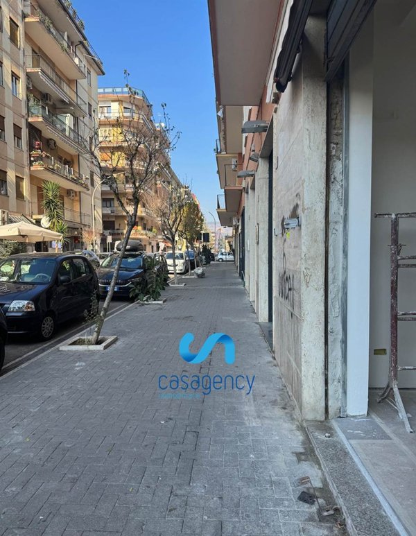 negozio in affitto a Caserta