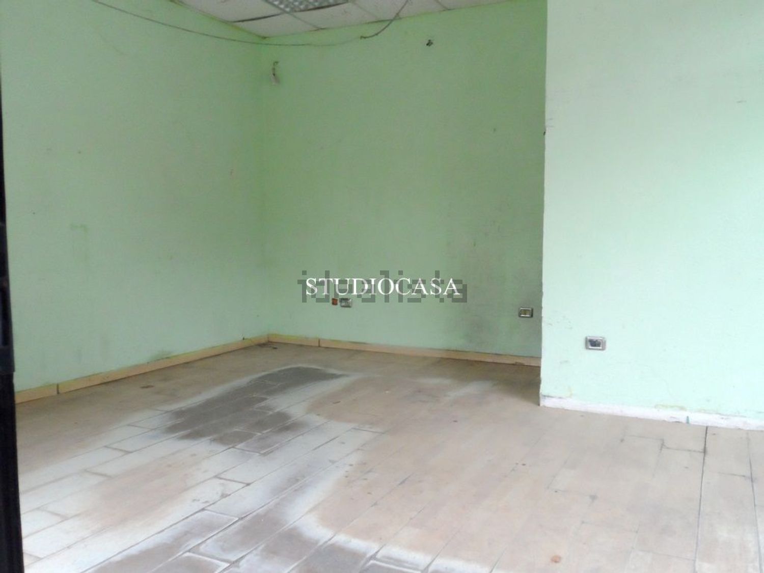 locale commerciale in affitto a Caserta in zona Acquaviva