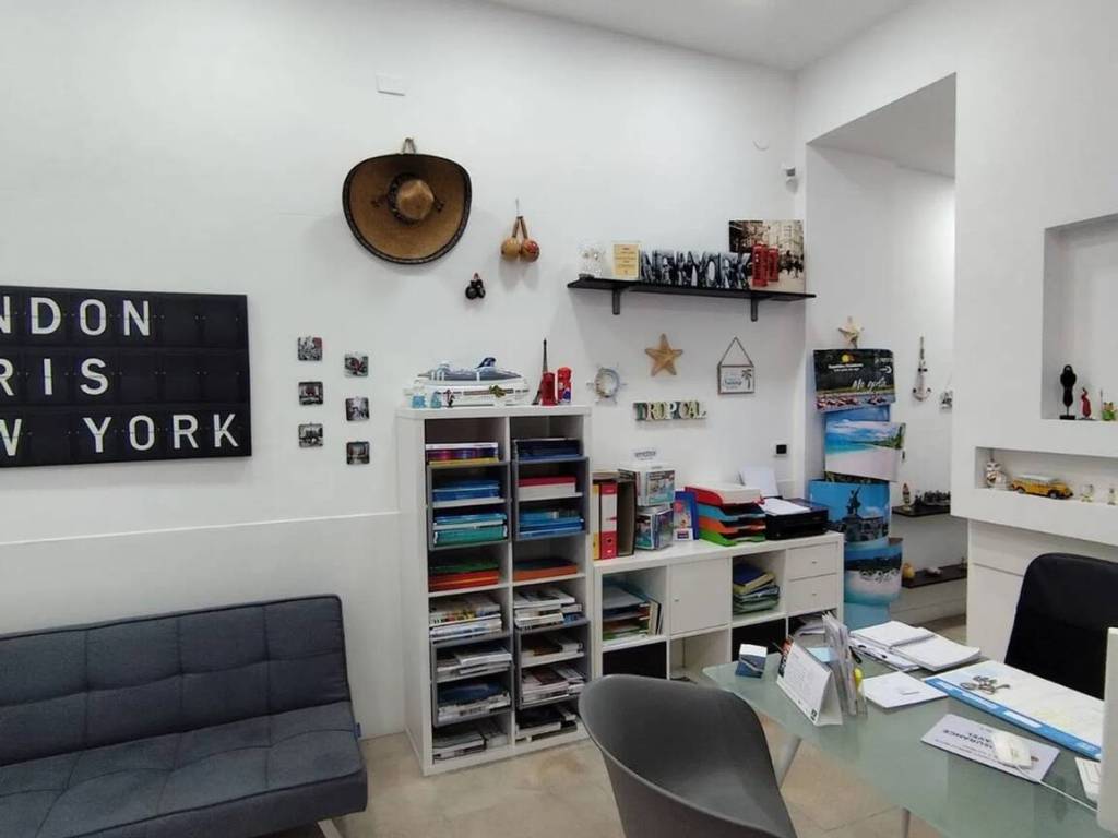 negozio in affitto a Caserta in zona Centro Città