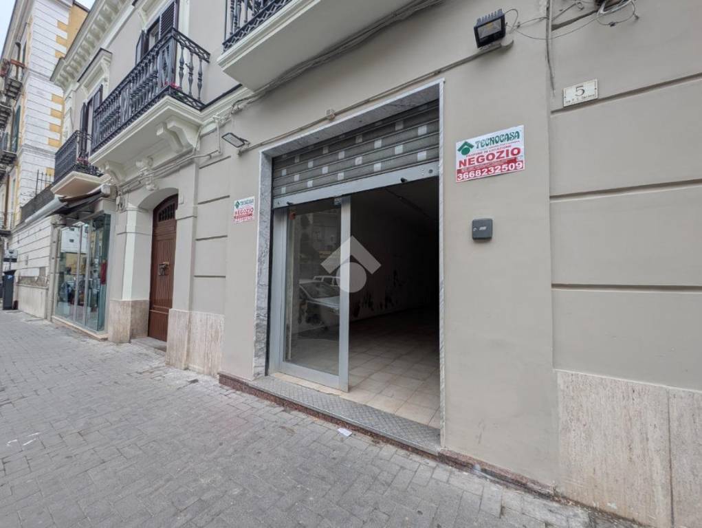 negozio in affitto a Caserta in zona Centro Città