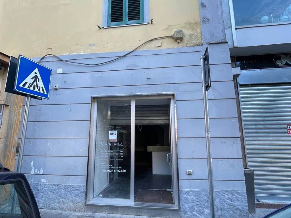negozio in affitto a Caserta in zona Centro Città