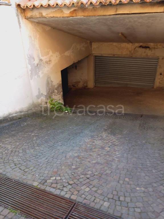 negozio in affitto a Caserta