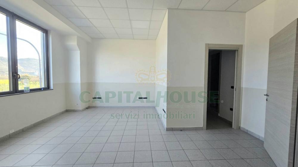 ufficio in affitto a Caserta in zona Acquaviva