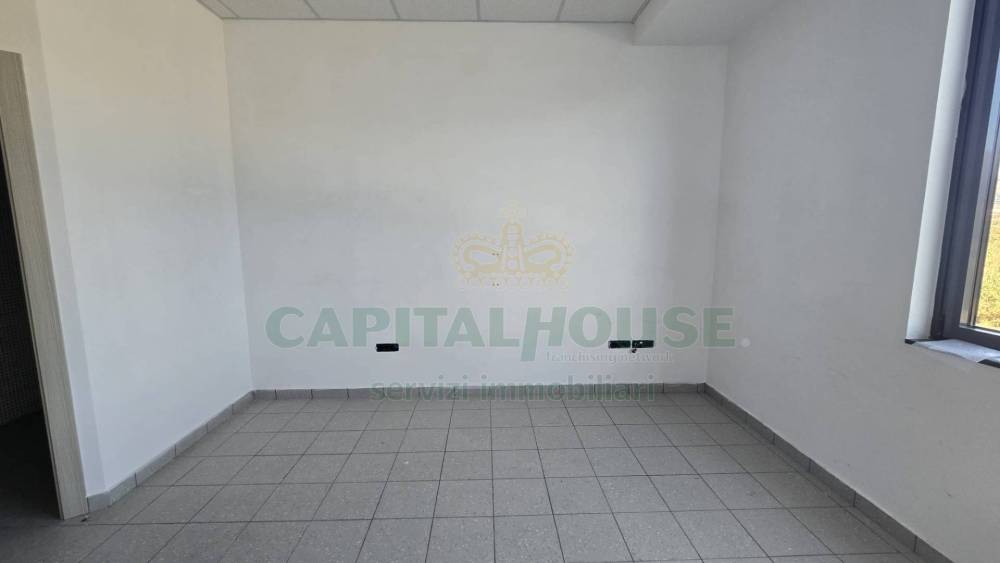 ufficio in affitto a Caserta in zona Acquaviva