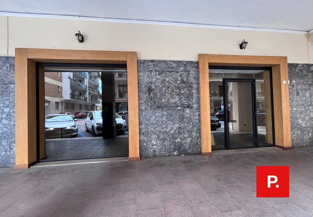 locale commerciale in affitto a Caserta in zona Centro Città