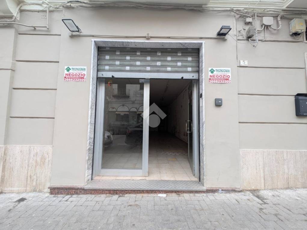 negozio in affitto a Caserta in zona Centro Città