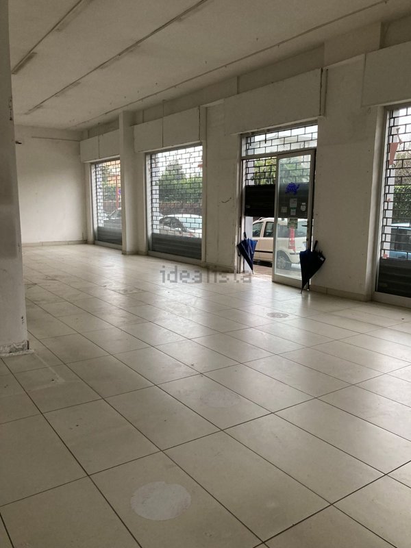 locale commerciale in affitto a Caserta