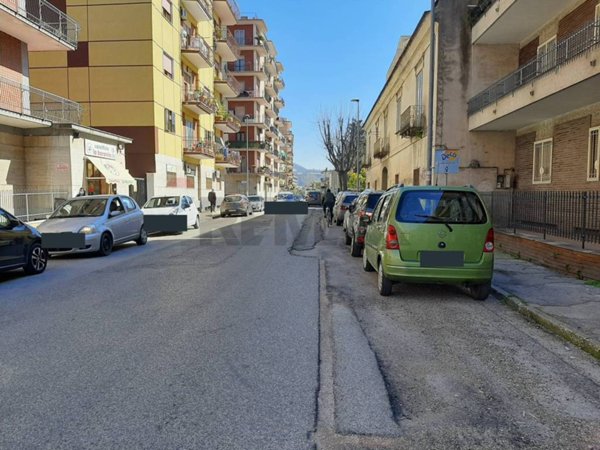 ufficio in affitto a Caserta in zona Acquaviva