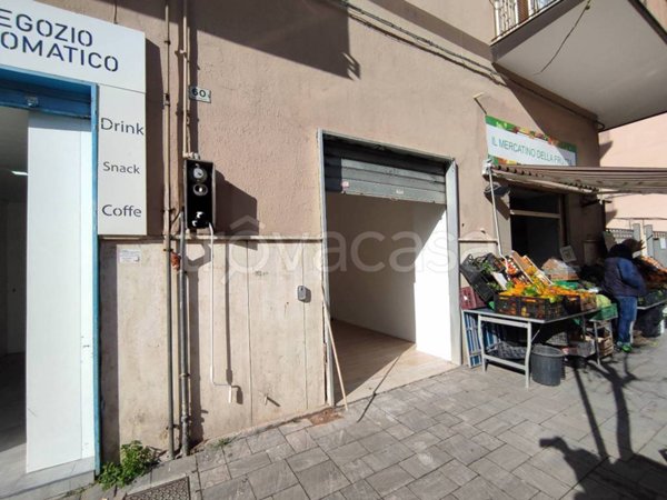 negozio in affitto a Caserta in zona Acquaviva