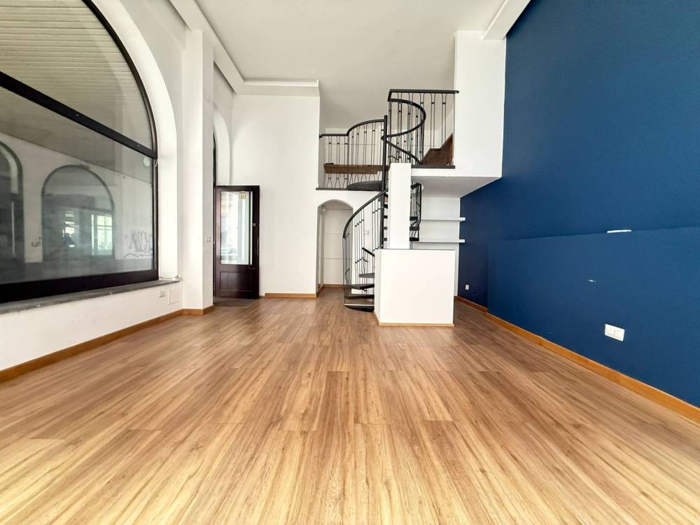 negozio in affitto a Caserta in zona Centro Città