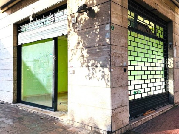 negozio in affitto a Caserta in zona Acquaviva