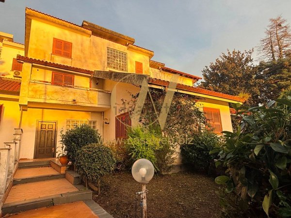 casa indipendente in affitto a Caserta in zona San Leucio