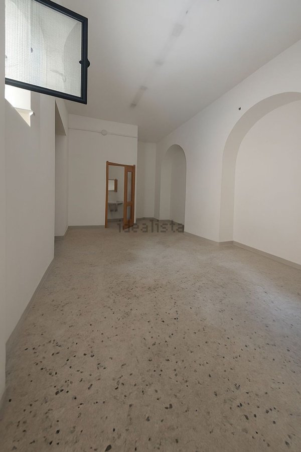 trivano in affitto a Caserta in zona Centro Città