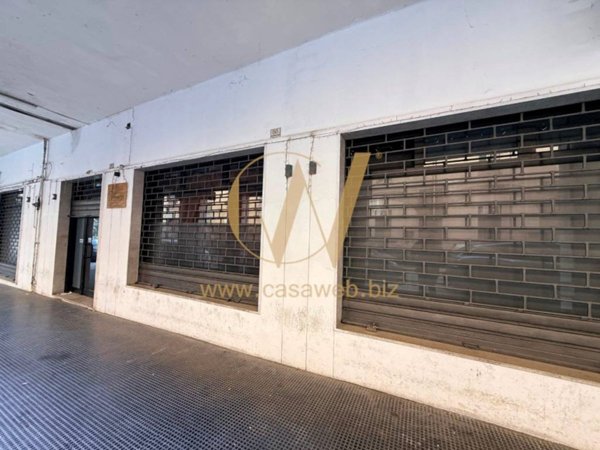 negozio in affitto a Caserta in zona Centro Città