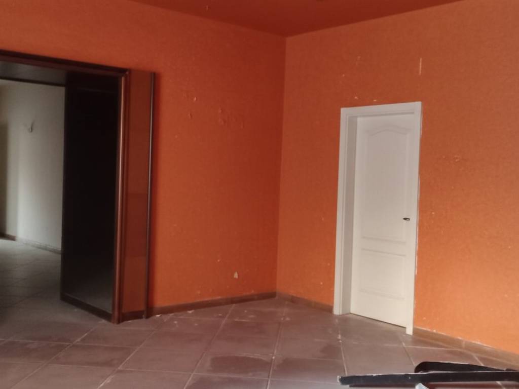 negozio in affitto a Caserta in zona Centro Città