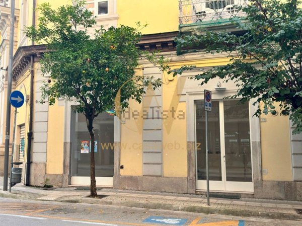 locale commerciale in affitto a Caserta in zona Centro Città