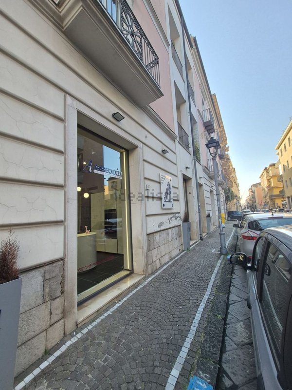 locale commerciale in affitto a Caserta in zona Centro Città