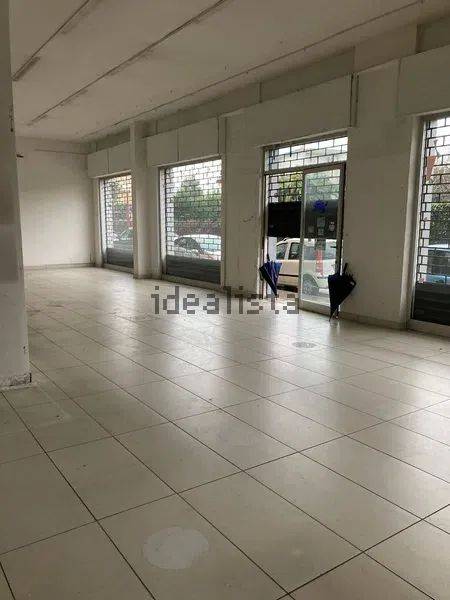 negozio in affitto a Caserta in zona Acquaviva