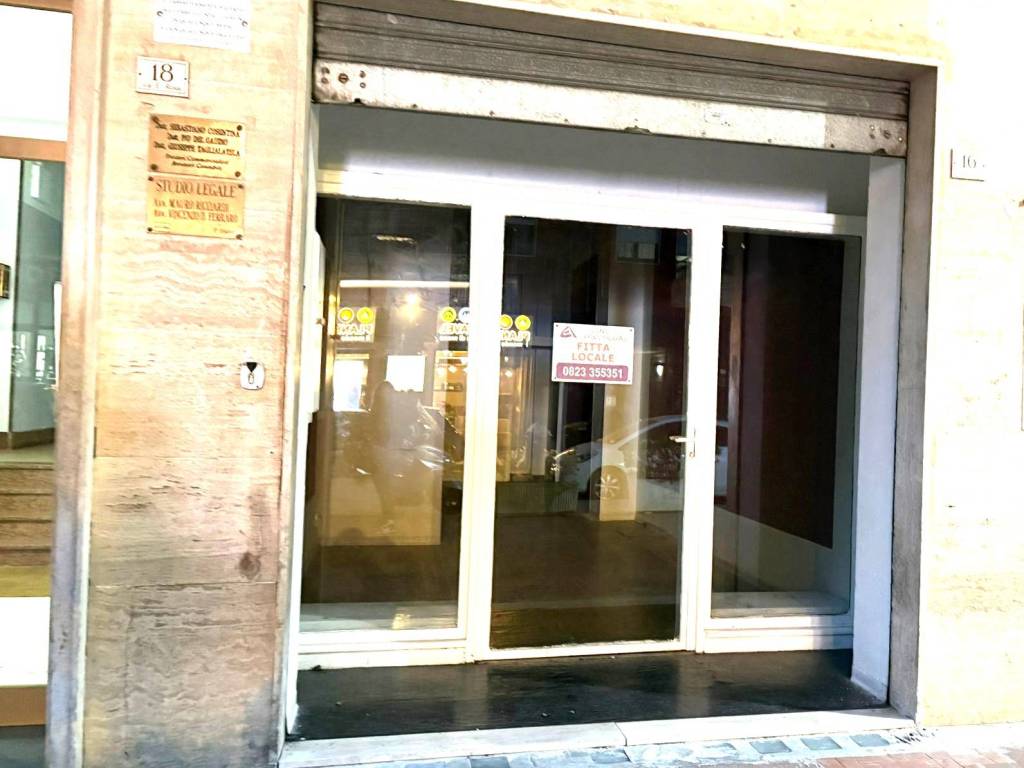 negozio in affitto a Caserta in zona Centro Città