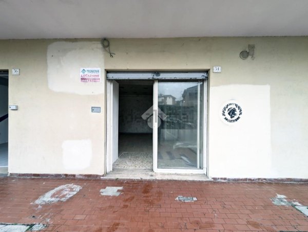 negozio in affitto a Caserta in zona Centurano/Cerasole