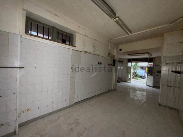 negozio in affitto a Caserta