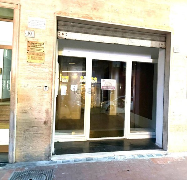 locale commerciale in affitto a Caserta in zona Ospedale