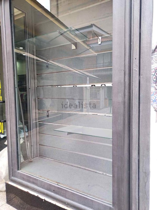 locale commerciale in affitto a Caserta in zona Acquaviva