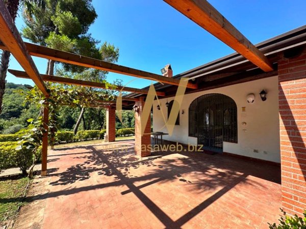 casa indipendente in affitto a Caserta in zona Casertavecchia