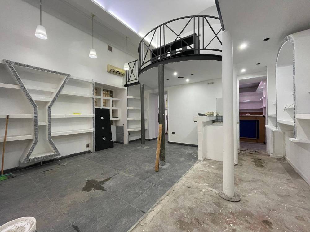 negozio in affitto a Caserta in zona Centro Città