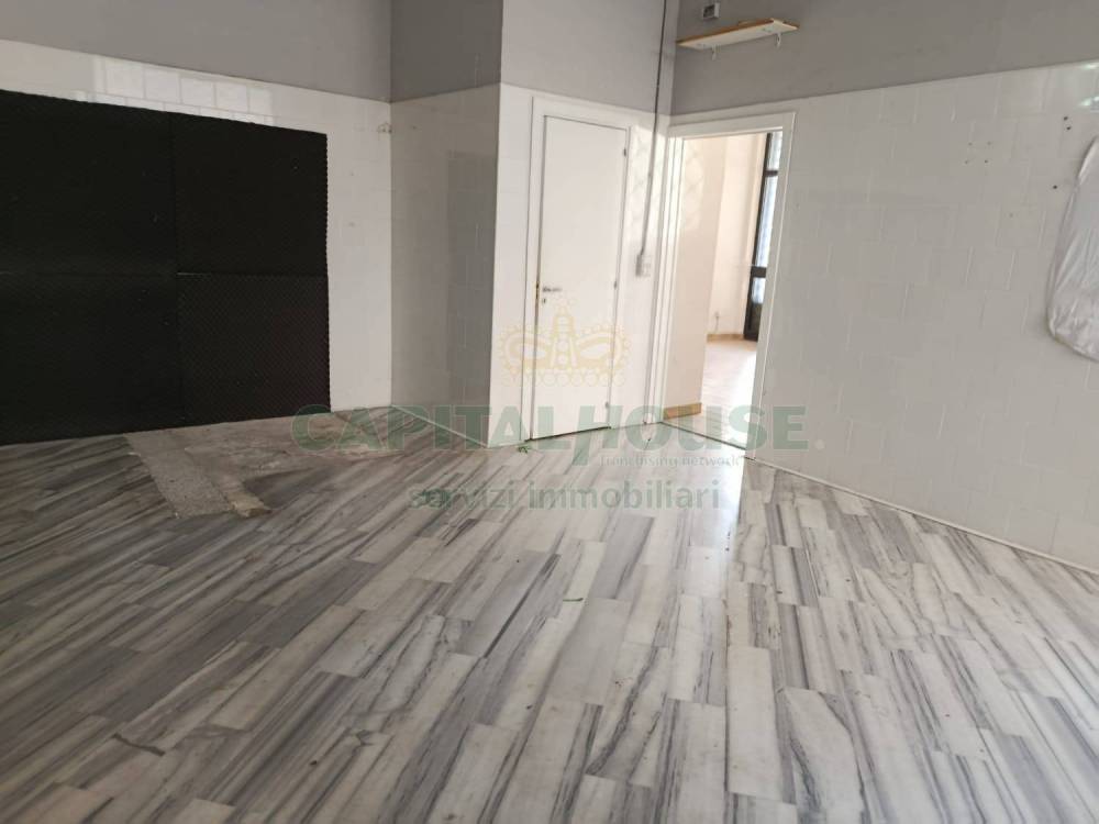 locale commerciale in affitto a Caserta in zona Acquaviva