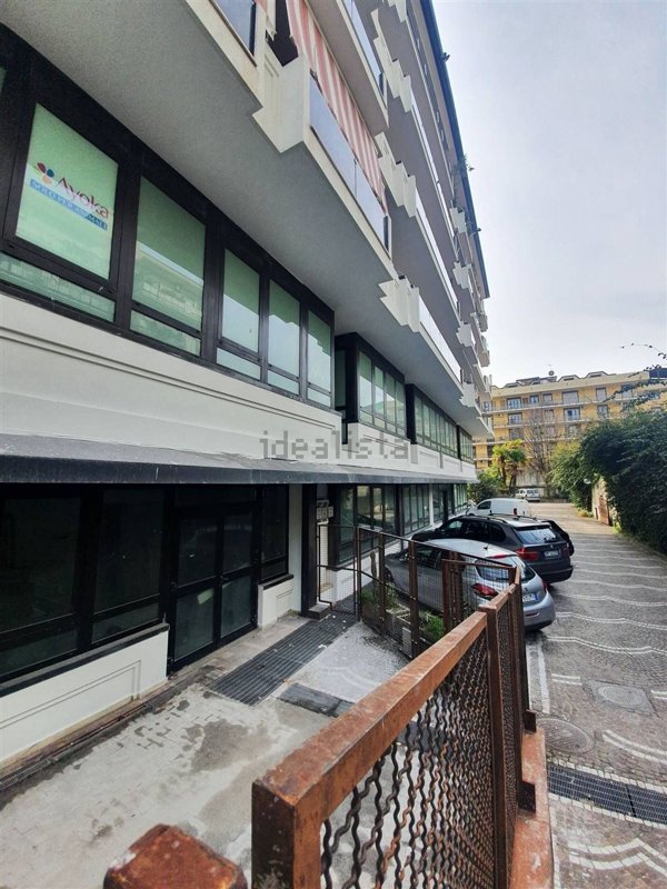 locale commerciale in affitto a Caserta in zona Centro Città