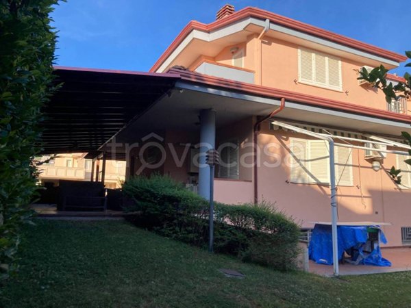 casa indipendente in affitto a Caserta in zona Santa Barbara / Tuoro