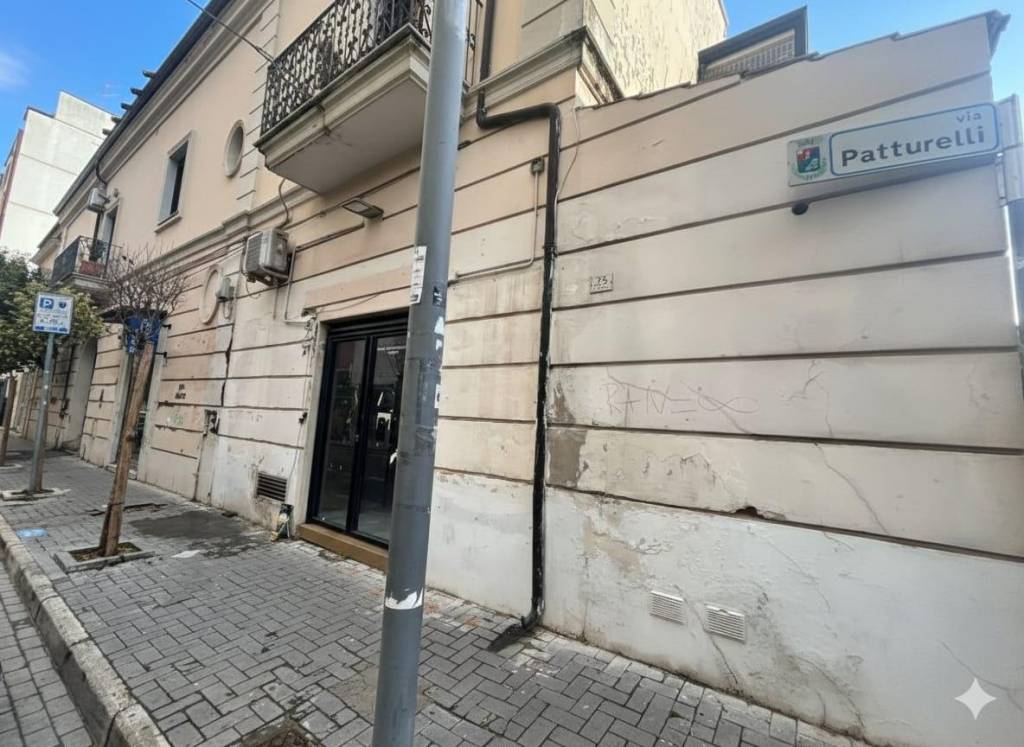 negozio in affitto a Caserta in zona Centro Città