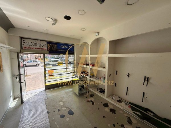 locale commerciale in affitto a Caserta in zona Acquaviva