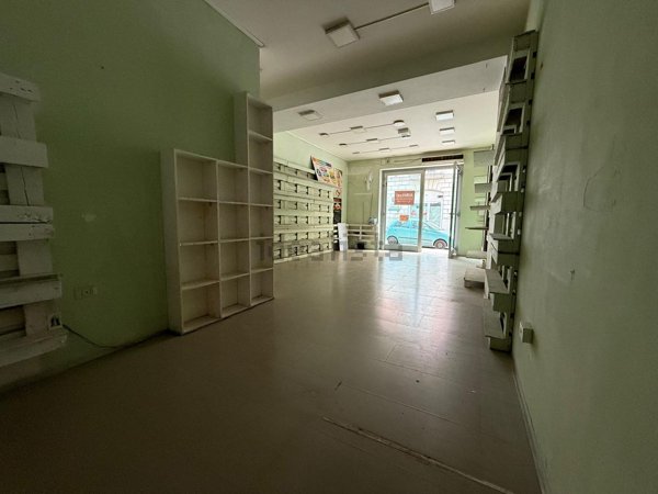 locale commerciale in affitto a Caserta in zona Acquaviva
