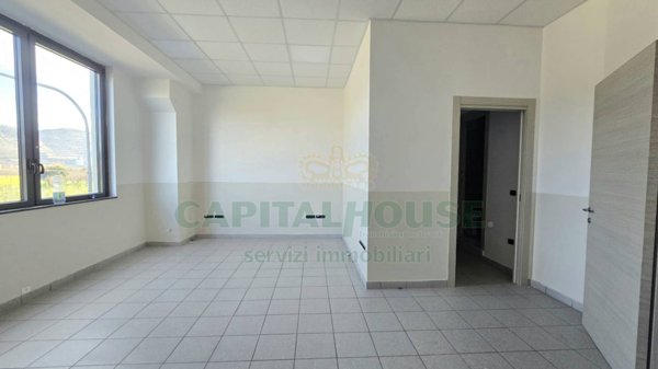 ufficio in affitto a Caserta in zona Acquaviva