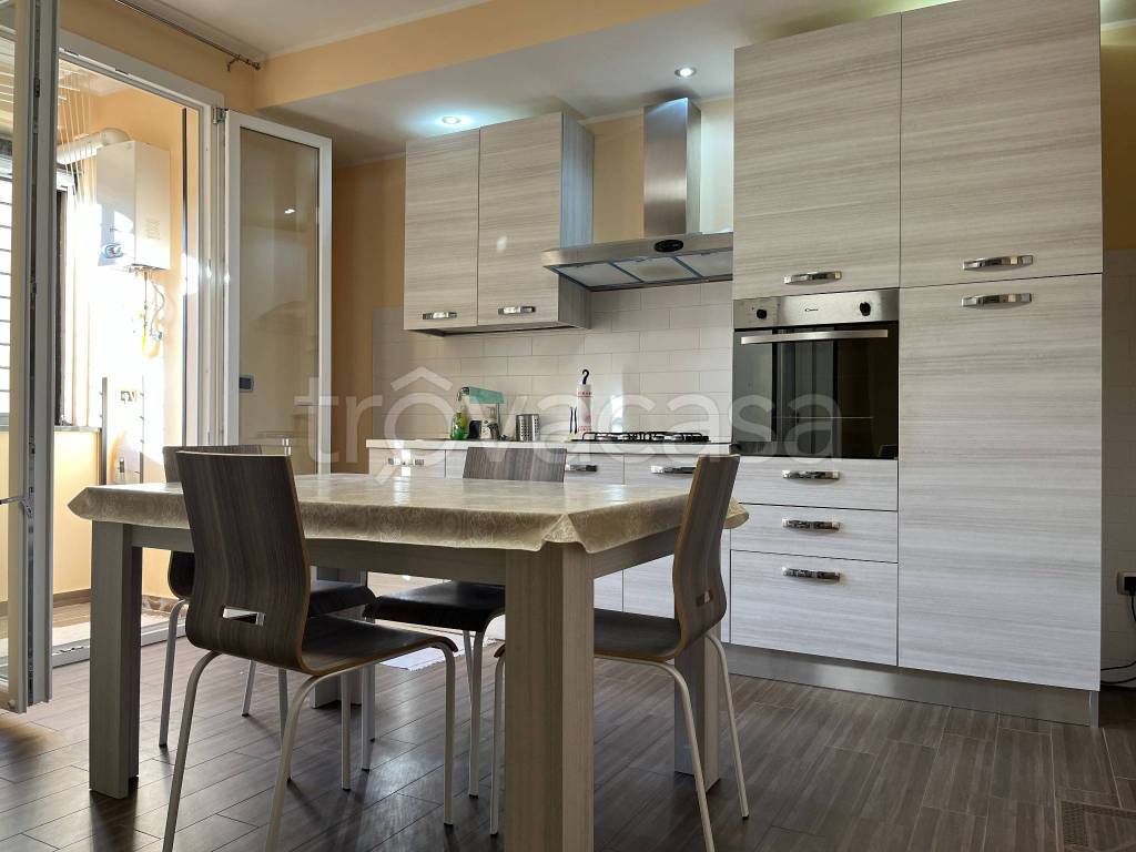 appartamento in affitto a Caserta in zona Acquaviva