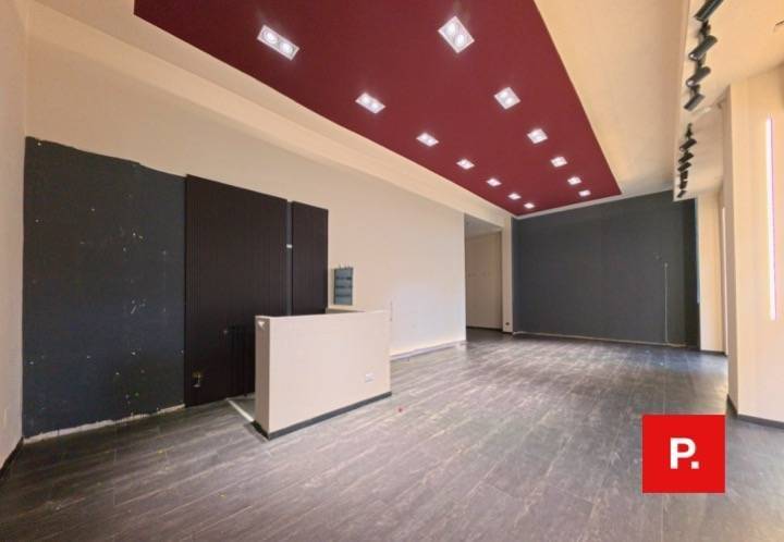 negozio in affitto a Caserta in zona Centro Città