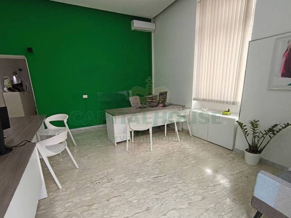 negozio in affitto a Caserta in zona Ospedale