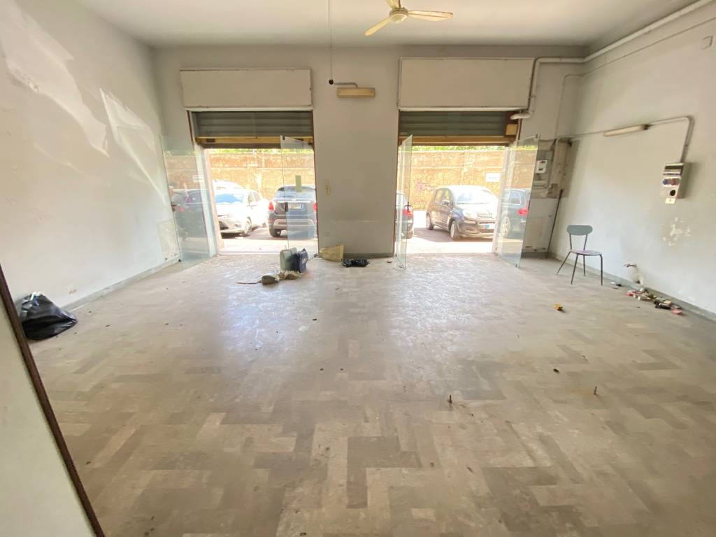 negozio in affitto a Caserta