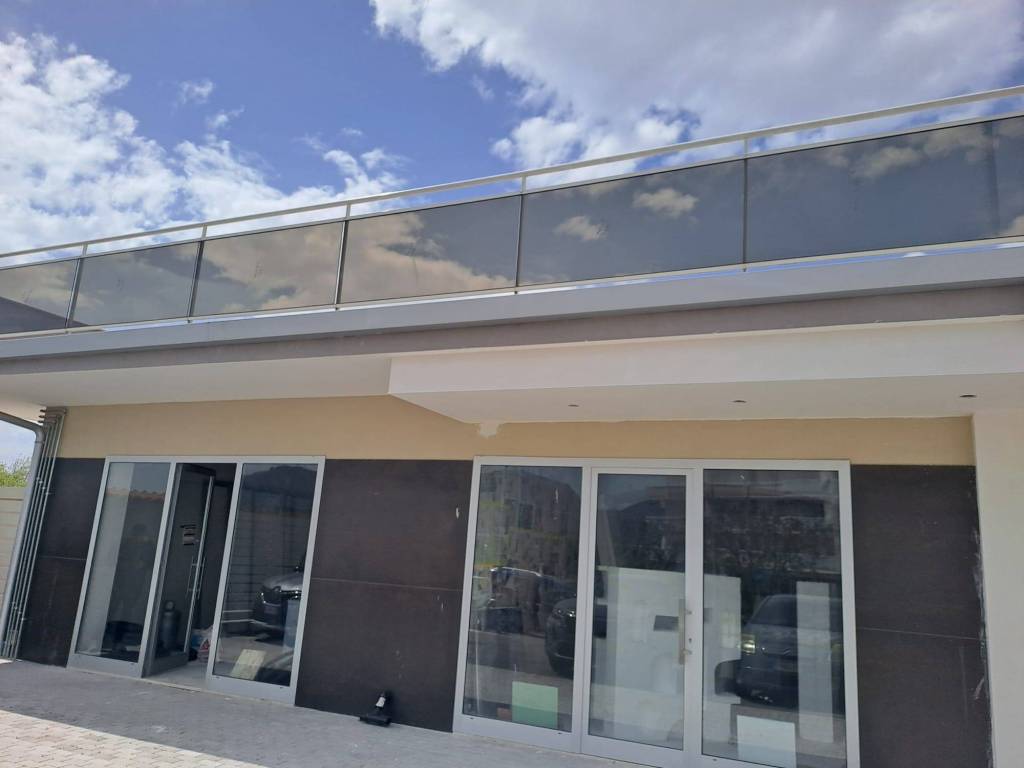 negozio in affitto a Caserta