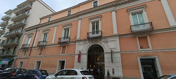 locale commerciale in affitto a Caserta in zona Centro Città