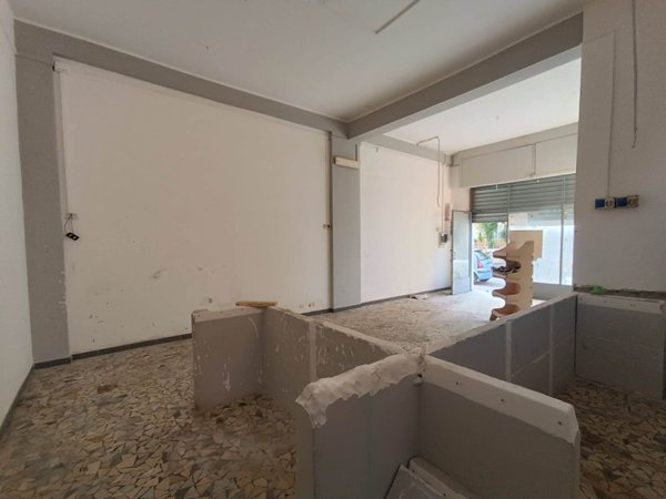 negozio in affitto a Caserta in zona Ospedale