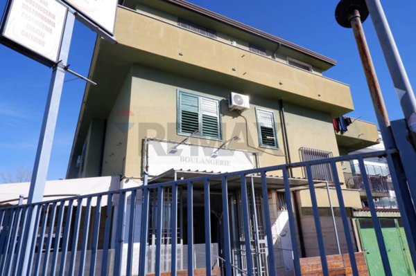 locale commerciale in affitto a Caserta in zona San Clemente