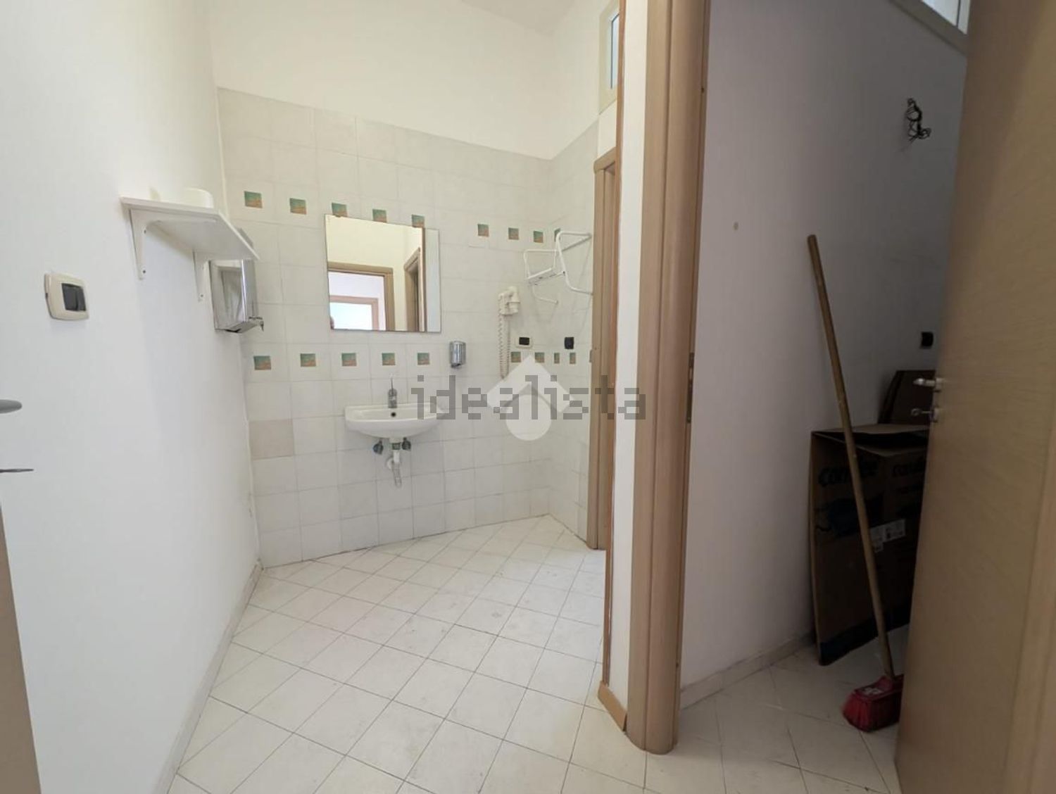 ufficio in affitto a Caserta in zona Acquaviva